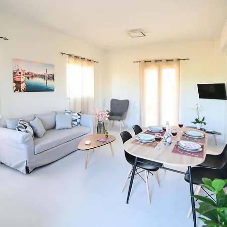 Апартаменты Thalia Pandokrator