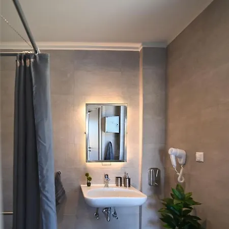 Thalia Apartment *